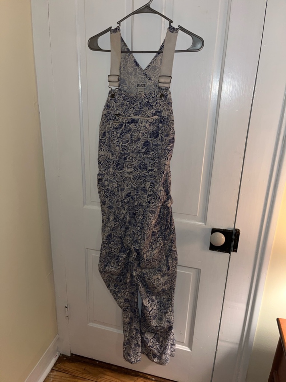 Duluth Trading Co  Blue farm print Women's Overalls Jumpsuit medium x 29